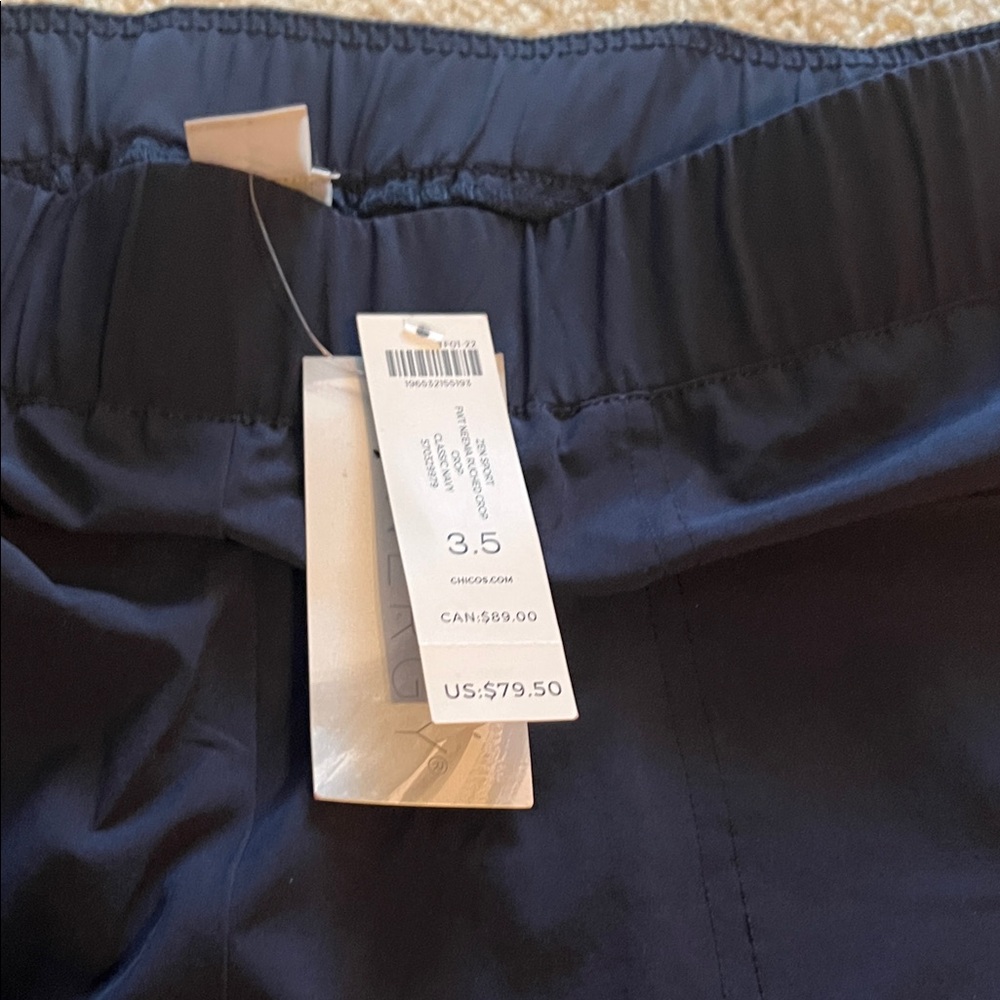 Zenergy by Chico’s Neema Ruched Cropped Pants NWT - Picture 3 of 6